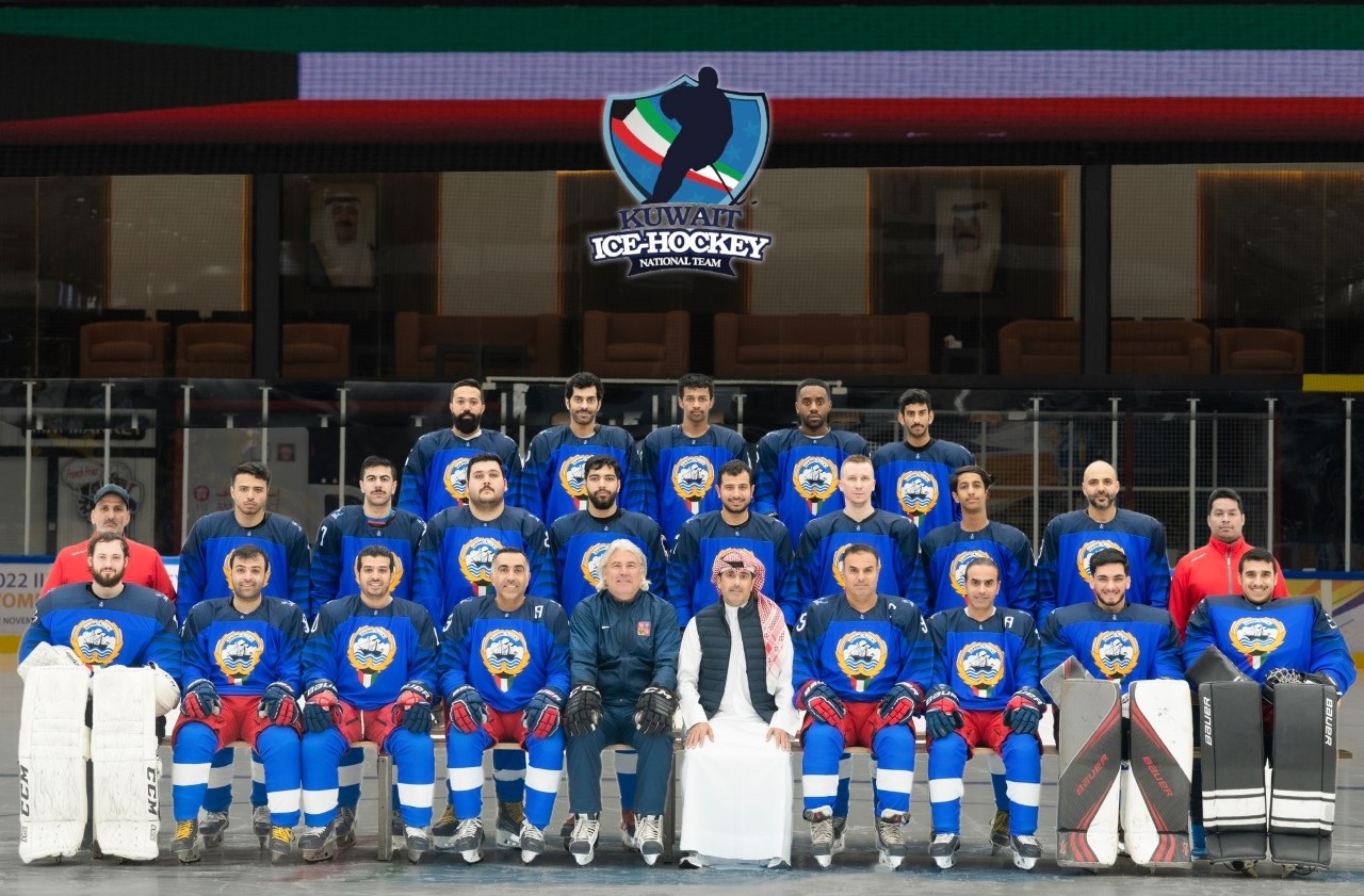 Group photo of the Kuwaiti ice hockey team with the club chairman Fehaid Al-Ajmi