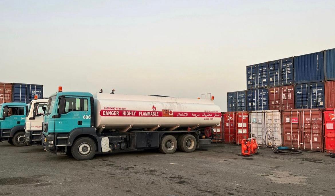 KUNA Kuwait Customs seizes 33 diesel containers