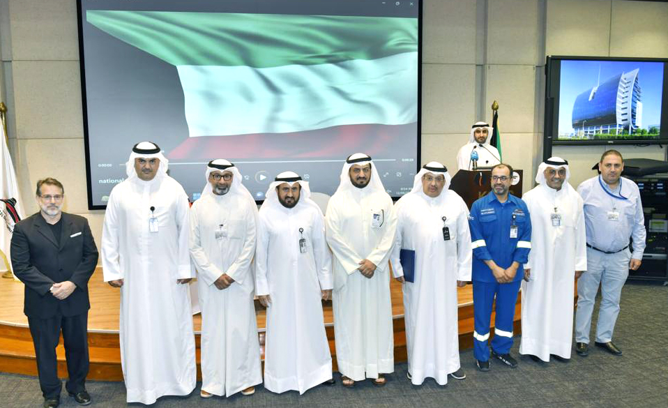 صورة جماعية لحضور حفل التدشين