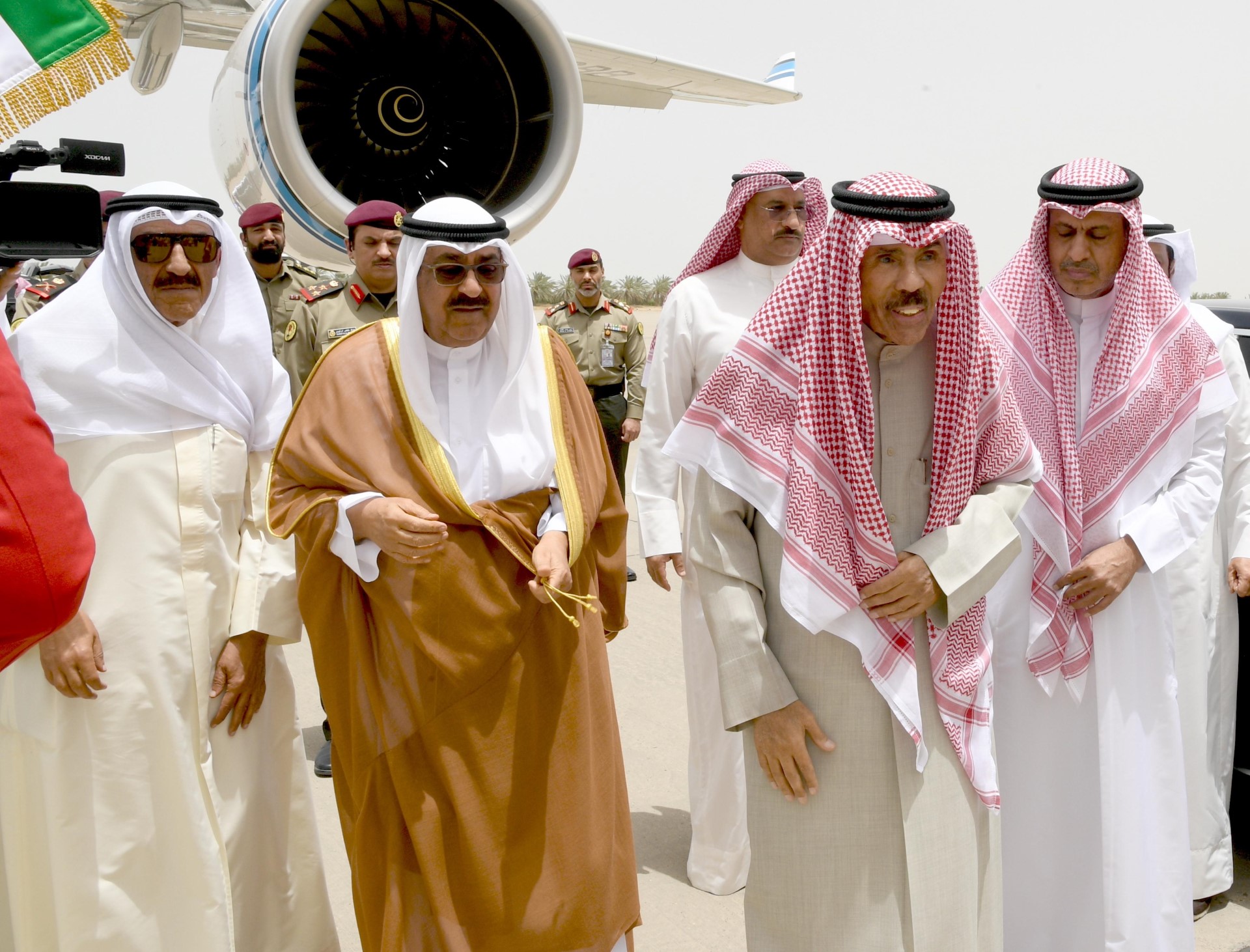 حضرة صاحب السمو أمير البلاد الشيخ نواف الأحمد الجابر الصباح خلال مغادرته أرض الوطن