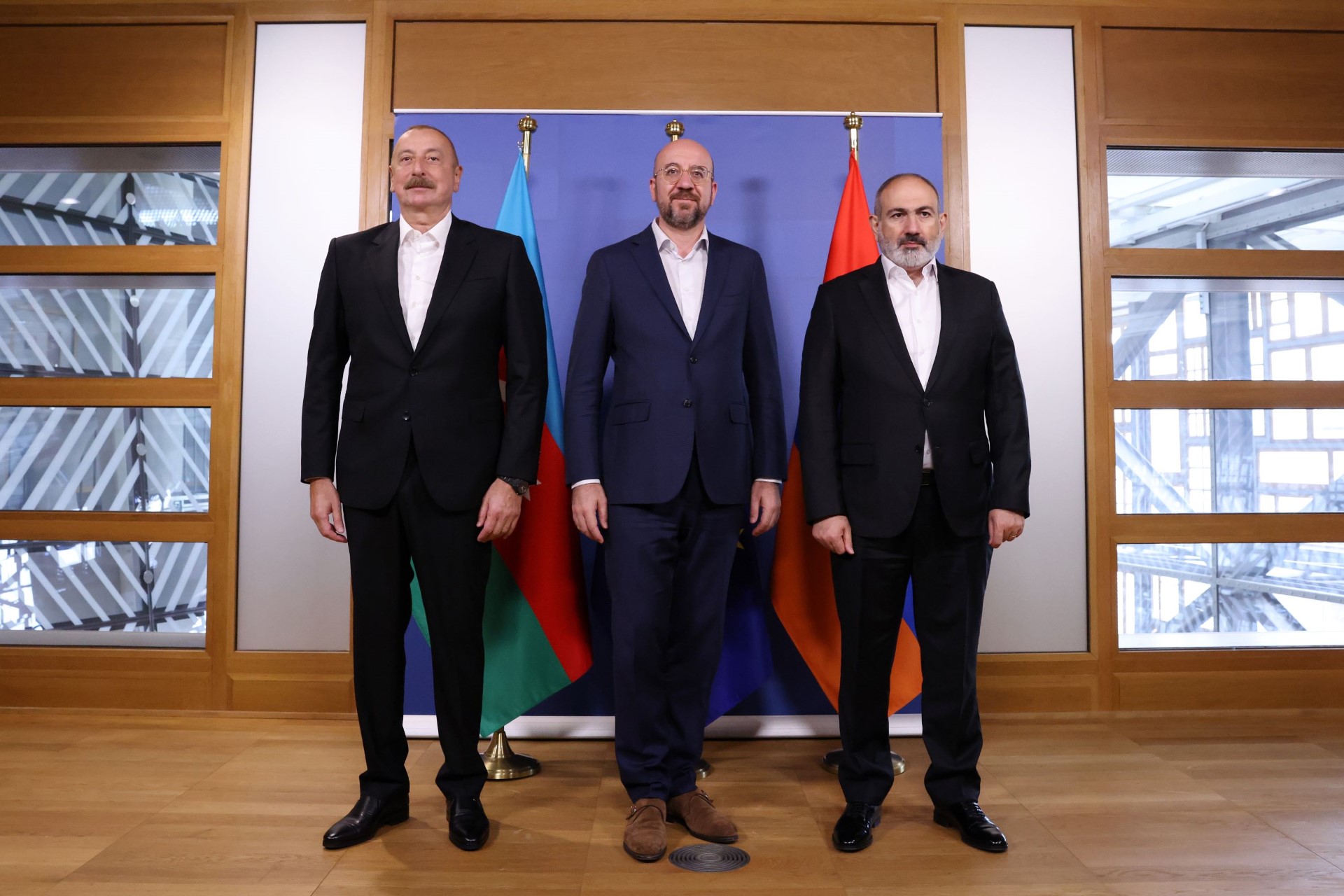 President of the European Council meets the President of Azerbaijan and the Prime Minister of Armenia