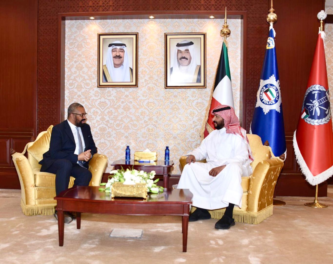 KUNA Kuwaiti First Deputy PM, UK FM discuss mutual topics