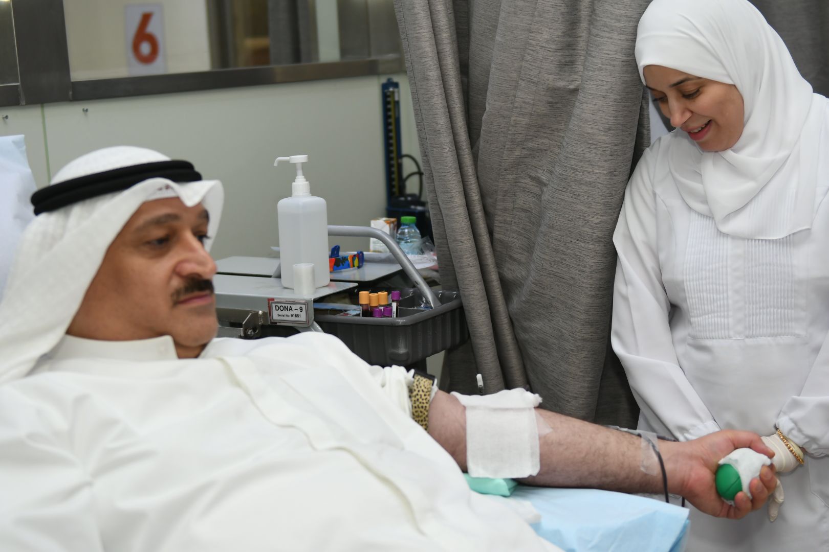 Minister of Health Dr. Ahmad Al-Awadhi partakes in blood donation campaign