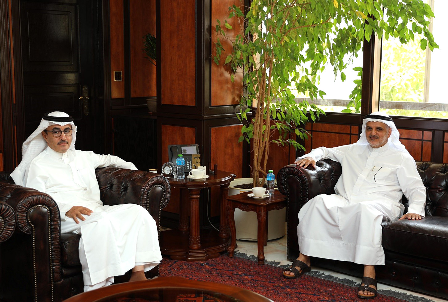 رئيس المكتب الثقافي الكويتي يبحث مع رئيس جامعة الخليج العربي تعزيز التعاون المشترك