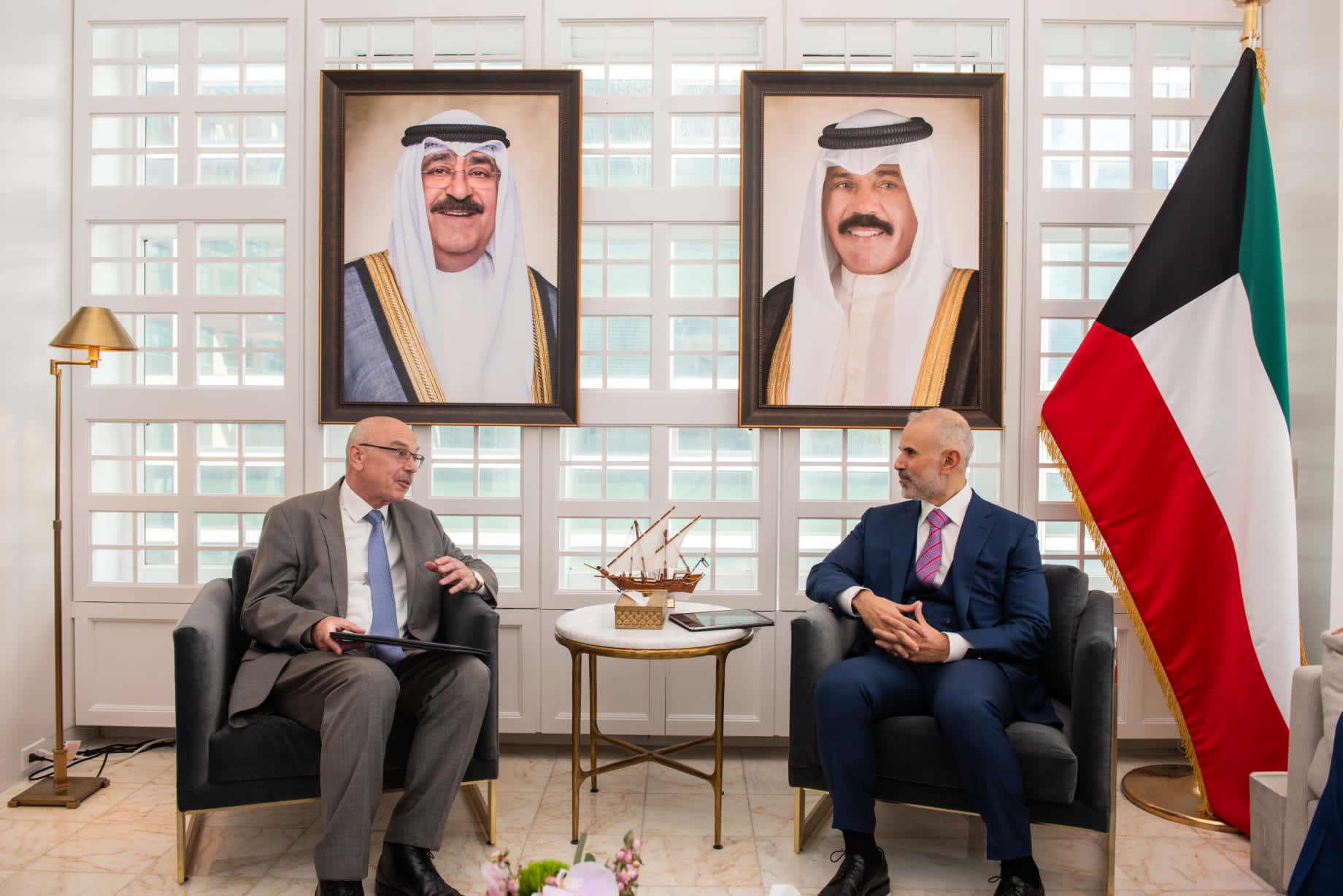 نائب وزير الخارجية السفير الشيخ جراح جابر الأحمد الصباح خلال لقائه وكيل الأمين العام للأمم المتحدة لمكافحة الإرهاب فلاديمير فورونكوف