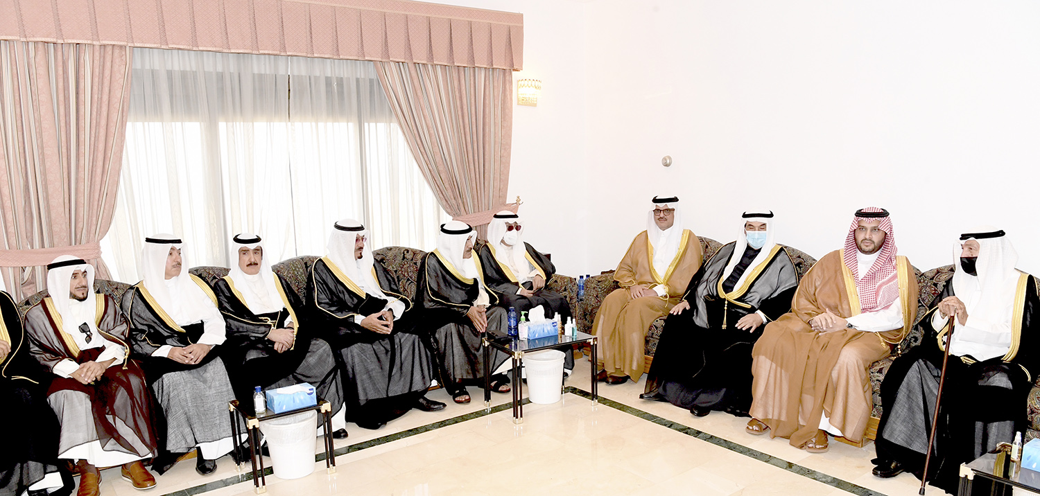 مبعوث خادم الحرمين الشريفين يقدم واجب العزاء بوفاة المغفور له الشيخ مبارك عبدالله الأحمد الجابر الصباح