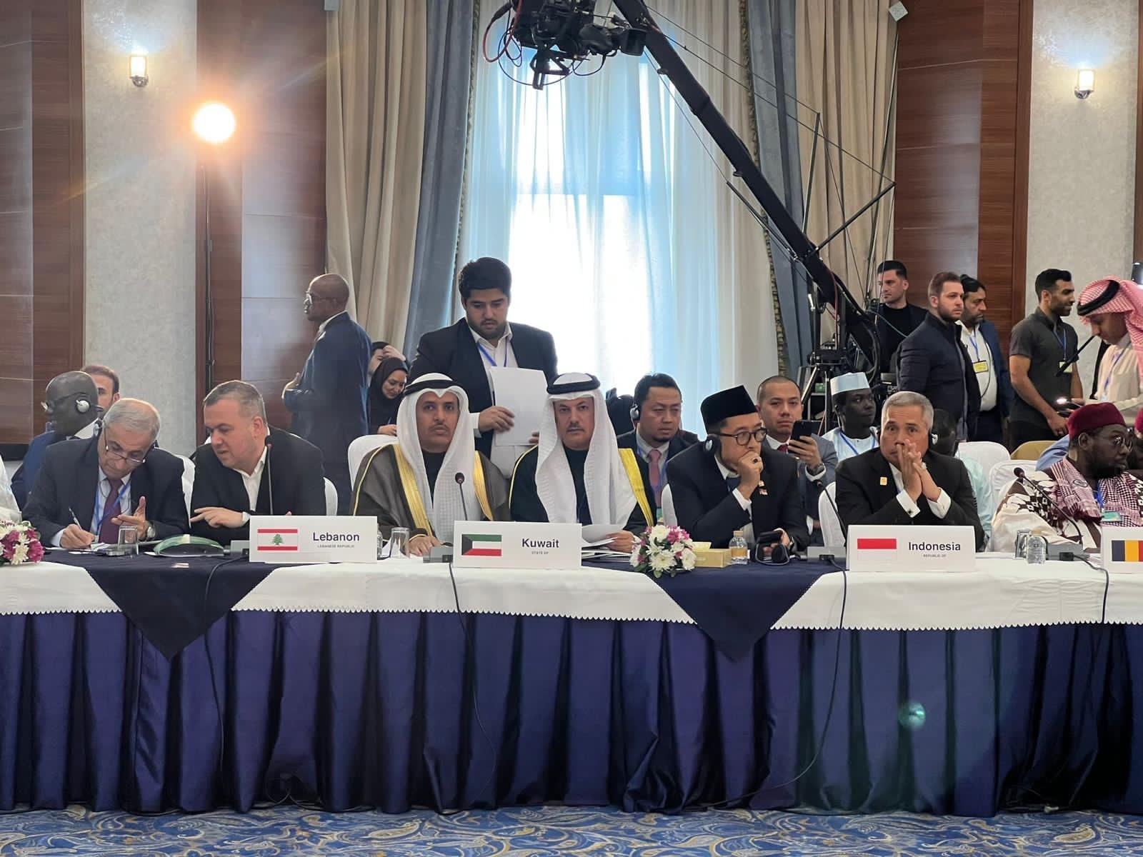 Kuwaiti chief of the parliamentary caucus Dr. Mohammad Al-Mahan