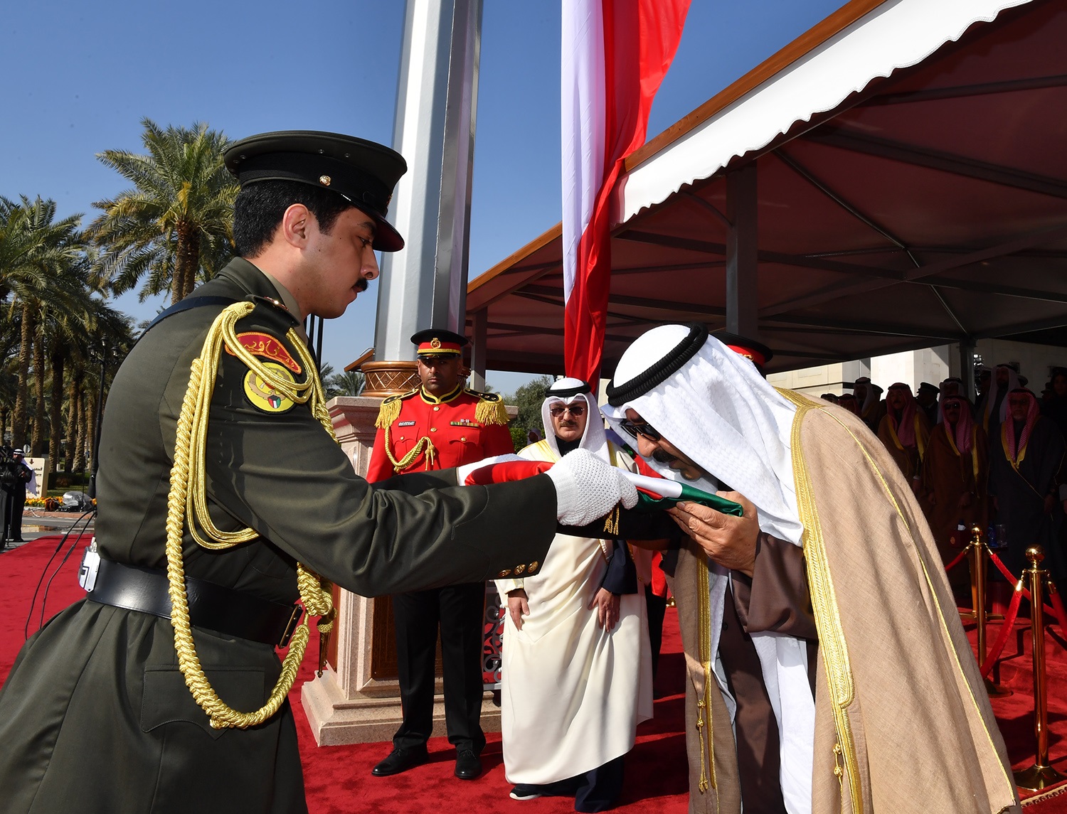 Kuwait Amir patronizes, attends flag-hoisting ceremony at Bayan Palace