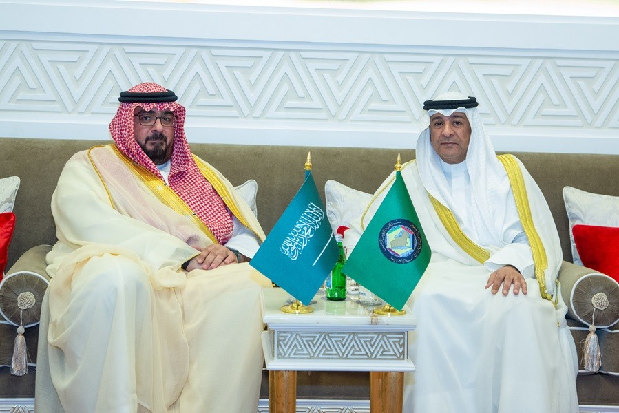Secretary General of (GCC) Jasem Al-Budaiwi meets with Saudi Arabia Minister of Economic and Planning Affairs