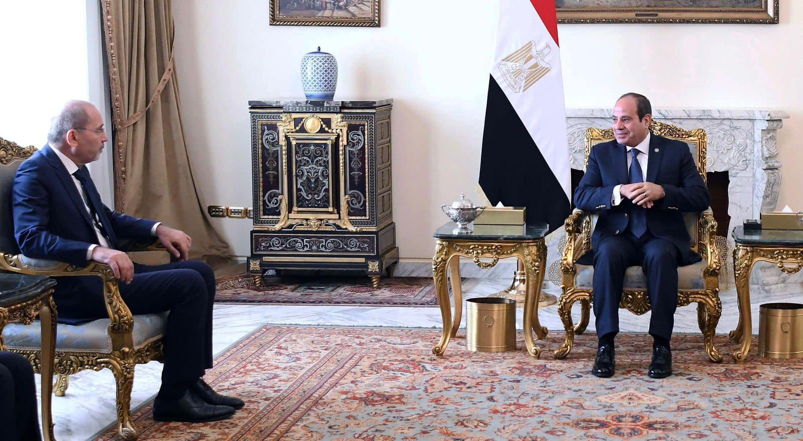 Egyptian President Abdulfattah Al-Sisi met with Jordanian Minister of Foreign Affairs Ayman Al-Safadi