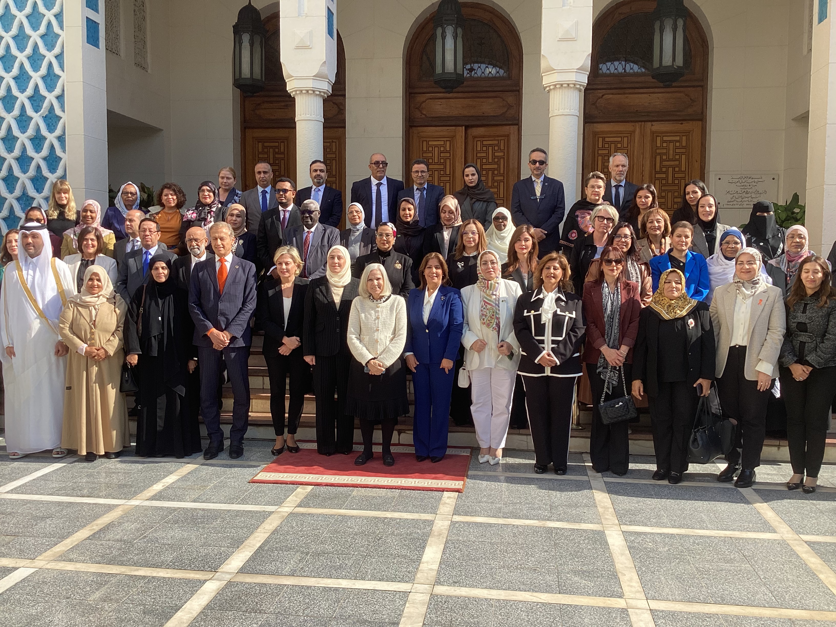 المشاركون في فعاليات المؤتمر الوزاري رفيع المستوى حول المرأة والسلم والأمن والذي يعقد بمقر الأمانة العامة لجامعة الدول العربية