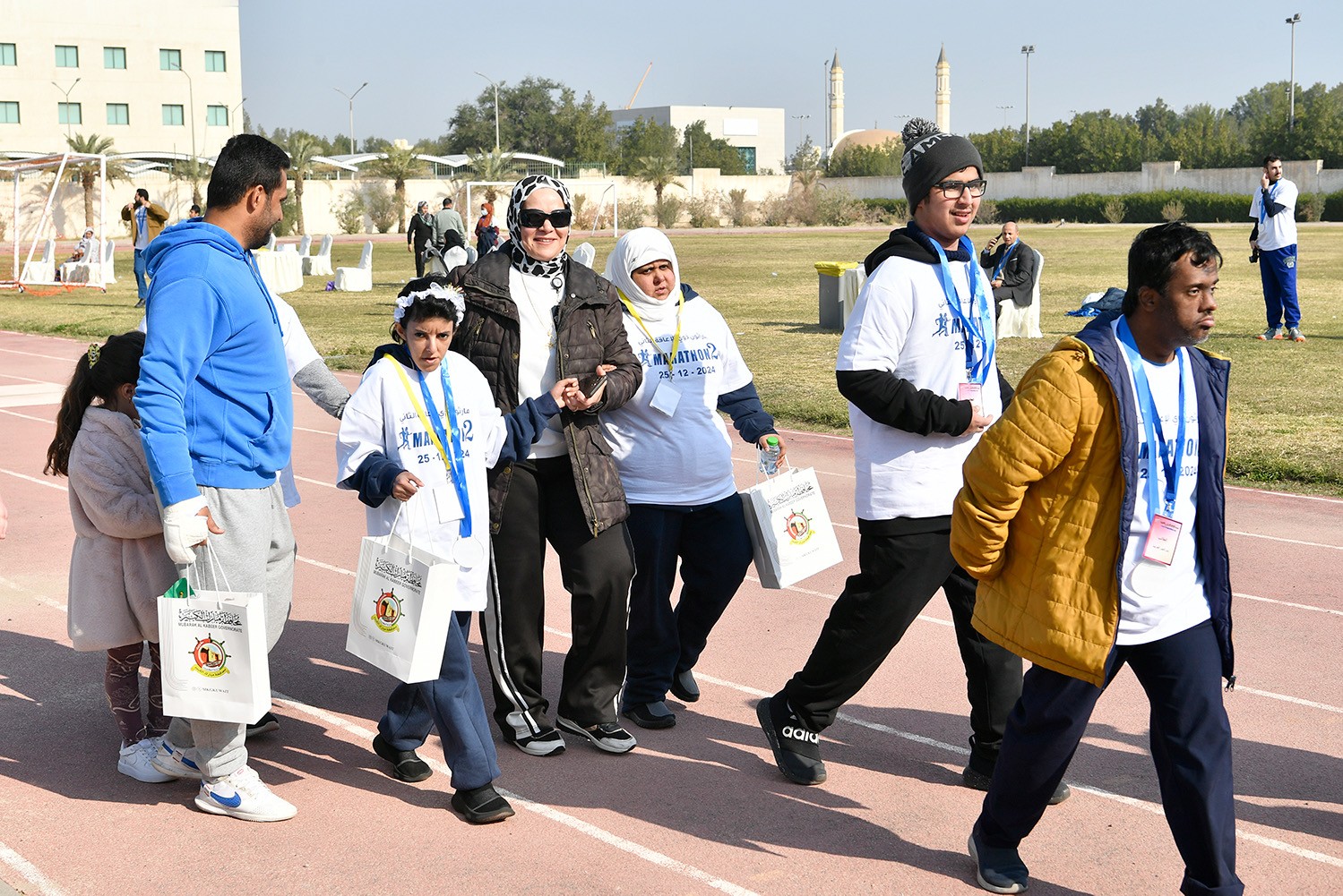 لحظات تنافسية للمتسابقين ضمن الماراثون
