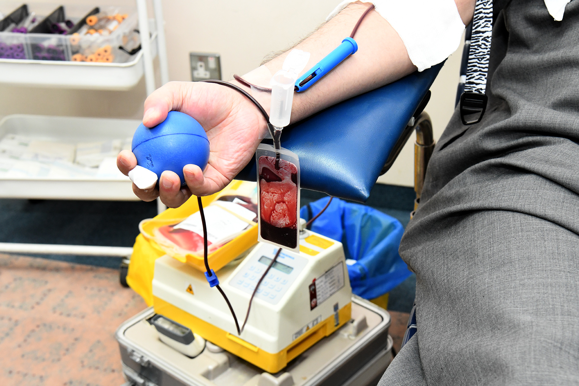 Blood pressure checkup before blood withdrawal	