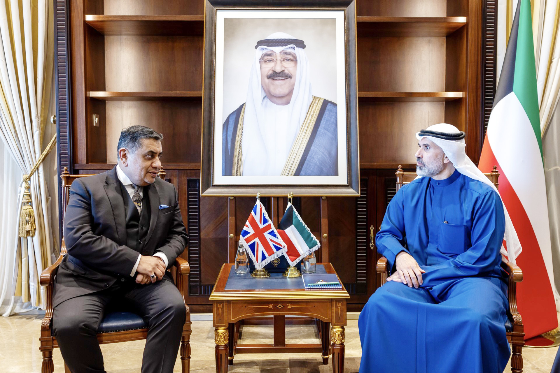 Kuwait Deputy FM, UK Envoy discuss bilateral ties