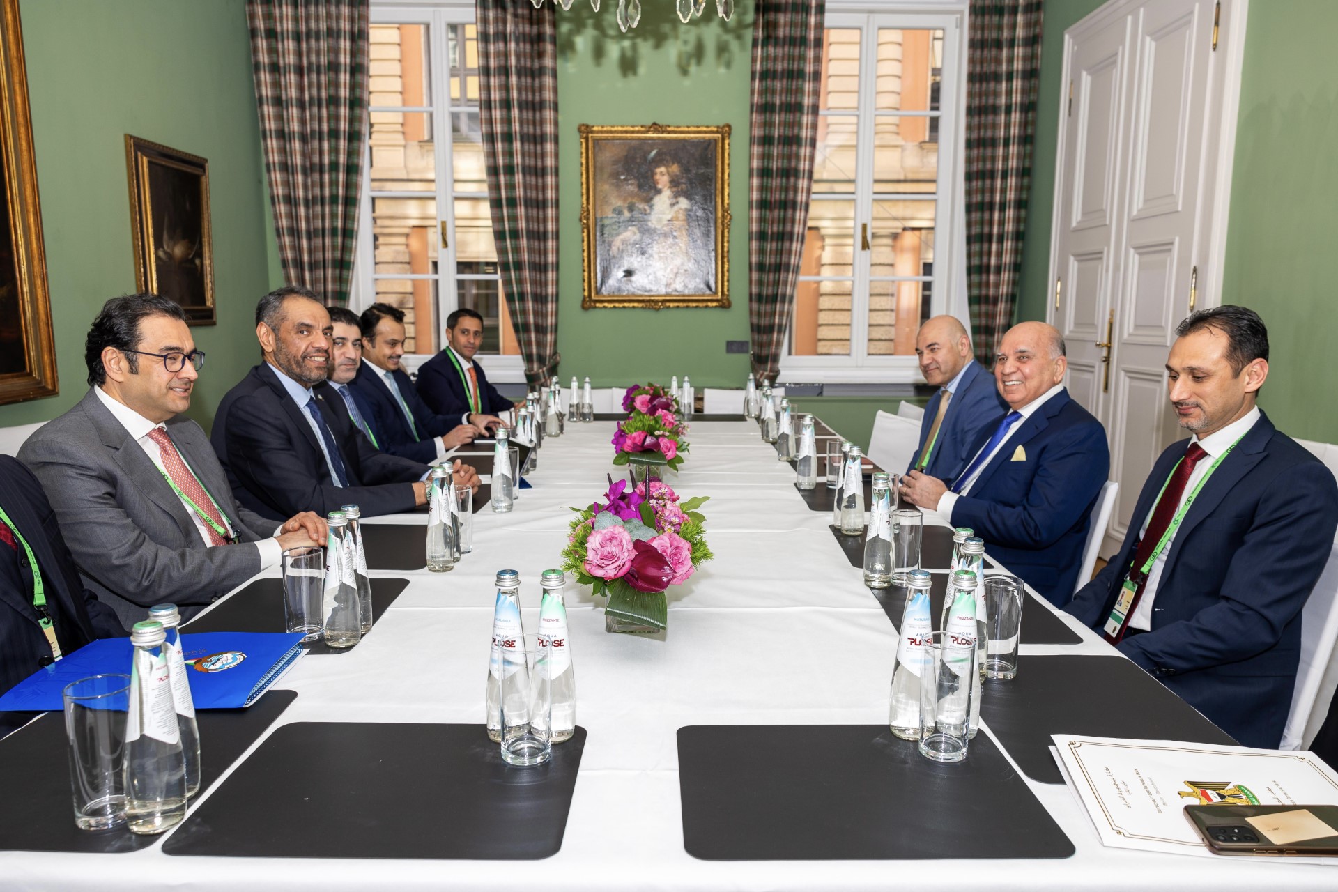 Kuwait FM meets Iraqi peer on bilateral ties