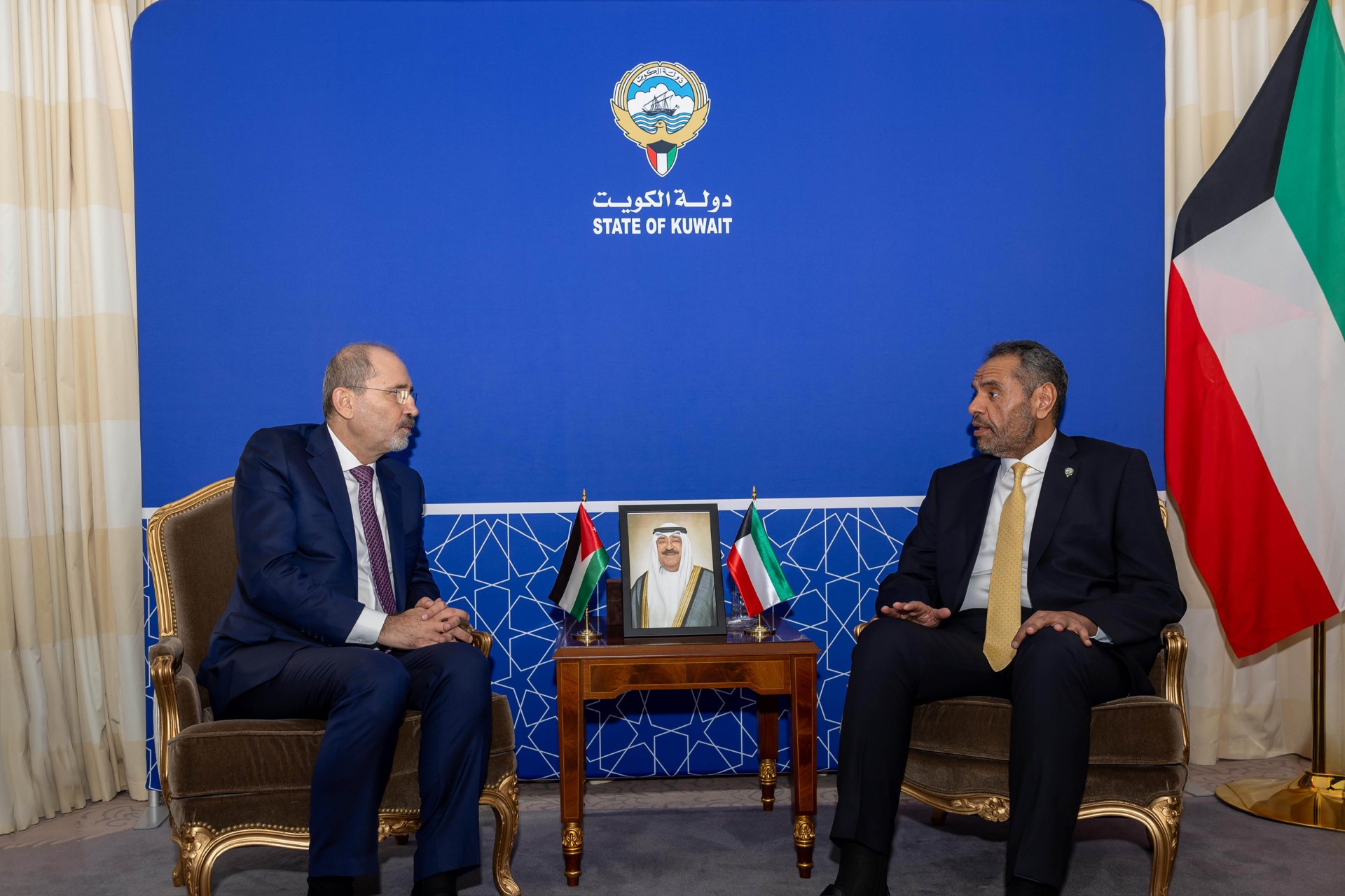 وزير الخارجية يلتقي نائب رئيس وزراء وزير خارجية وشؤون المغتربين الأردني