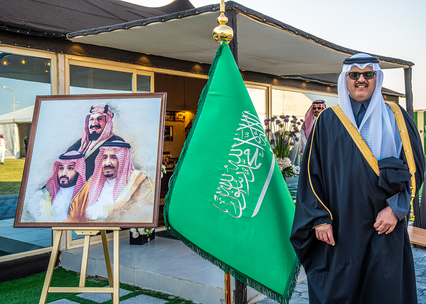 سفير خادم الحرمين الشريفين لدى البلاد الأمير سلطان بن سعد آل سعود