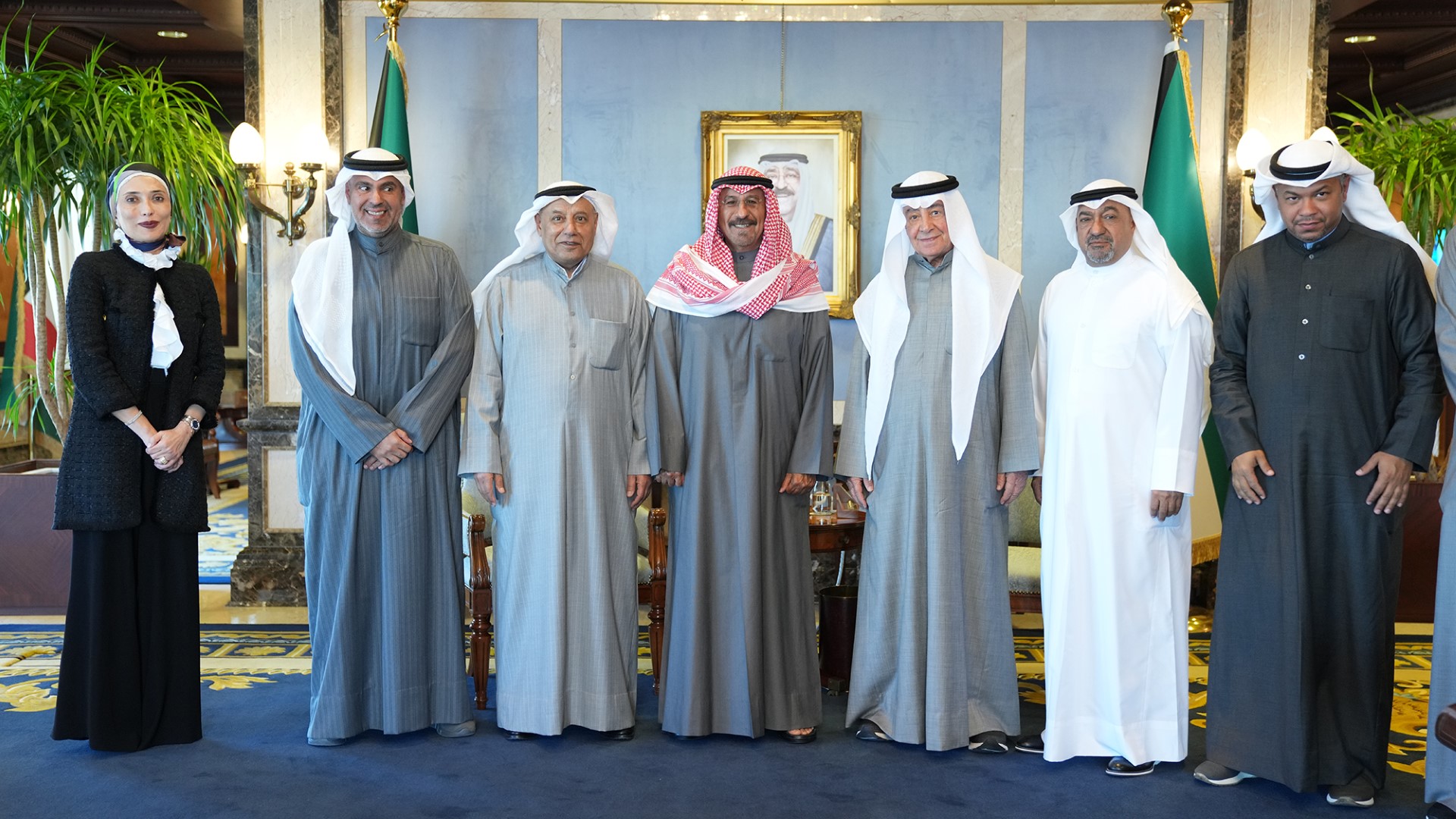 سمو رئيس مجلس الوزراء يستقبل رئيس مجلس إدارة الشركة الكويتية السعودية للصناعات الدوائية ورئيس وأعضاء مجلس إدارة إتحاد الصناعات الكويتية