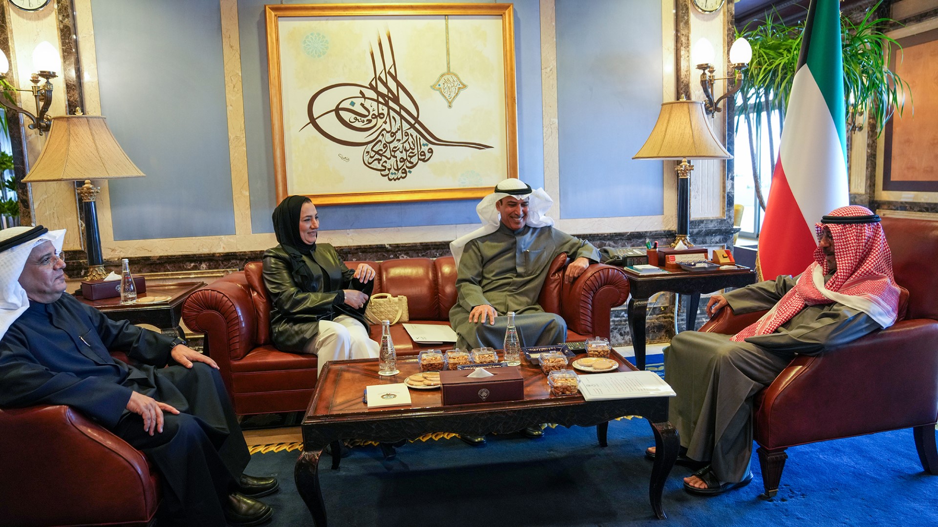 سمو رئيس مجلس الوزراء يستقبل رئيس مجلس إدارة الخطوط الجوية الكويتية