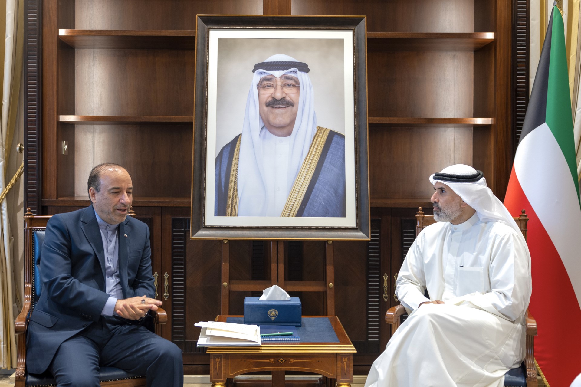 Son Altesse l'Emir du Koweït reçoit deux lettres du Président iranien