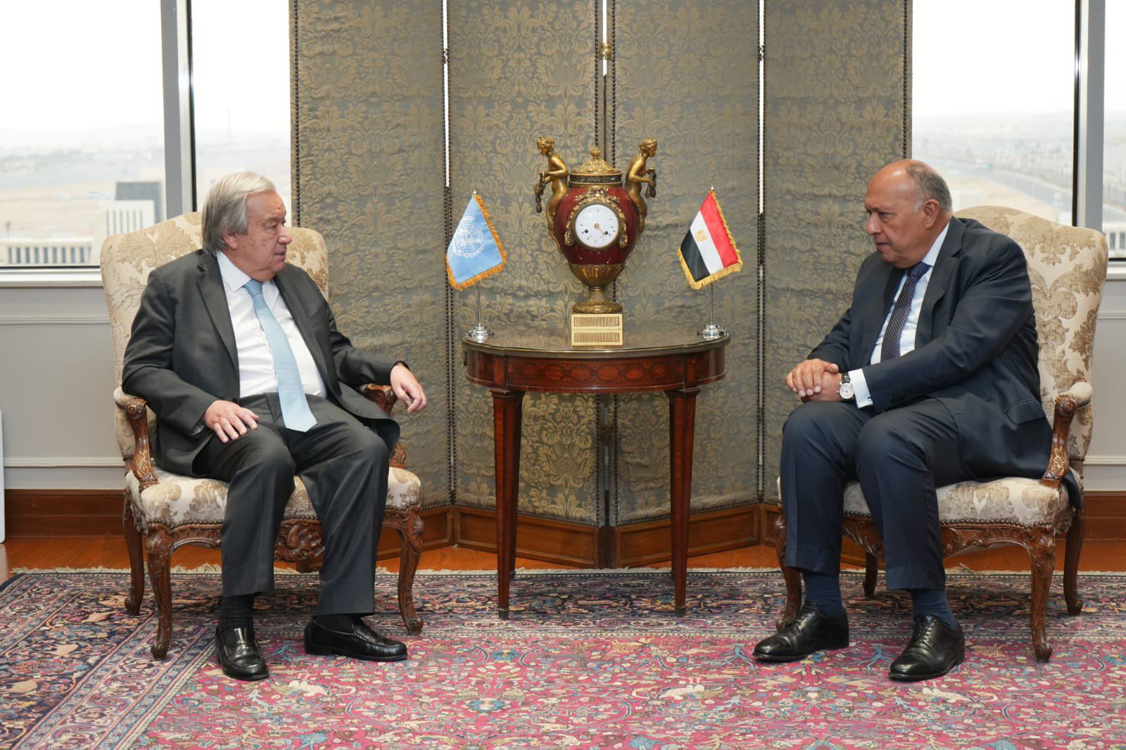 Le secrétaire général de l’ONU, Antonio Guterres, et le ministre égyptien des Affaires étrangères Sameh Choukri.