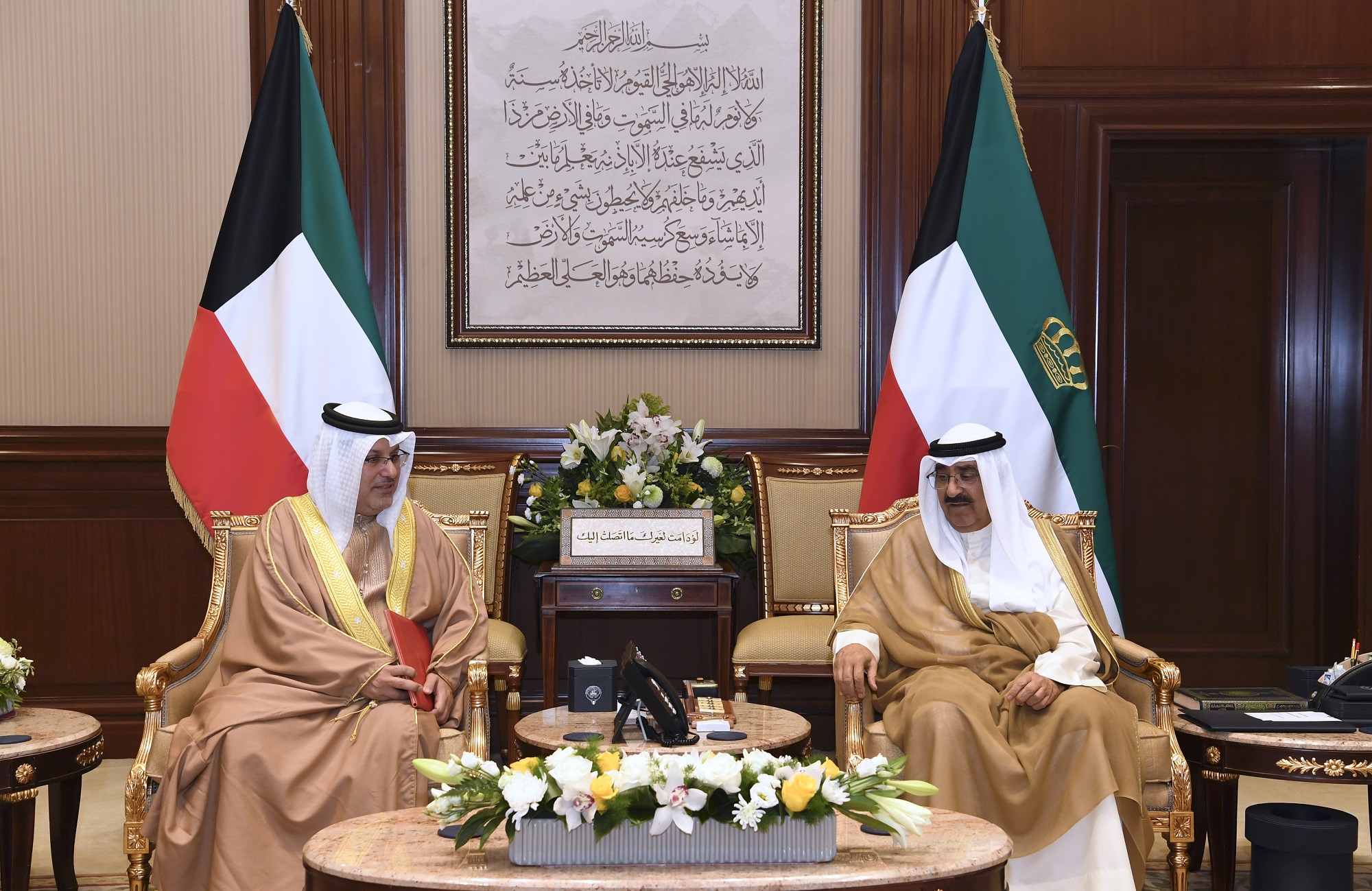His Highness the Amir Sheikh Mishal Al-Ahmad Al-Jaber Al-Sabah receives Bahraini Ambassador to Kuwait Salah Al-Malki