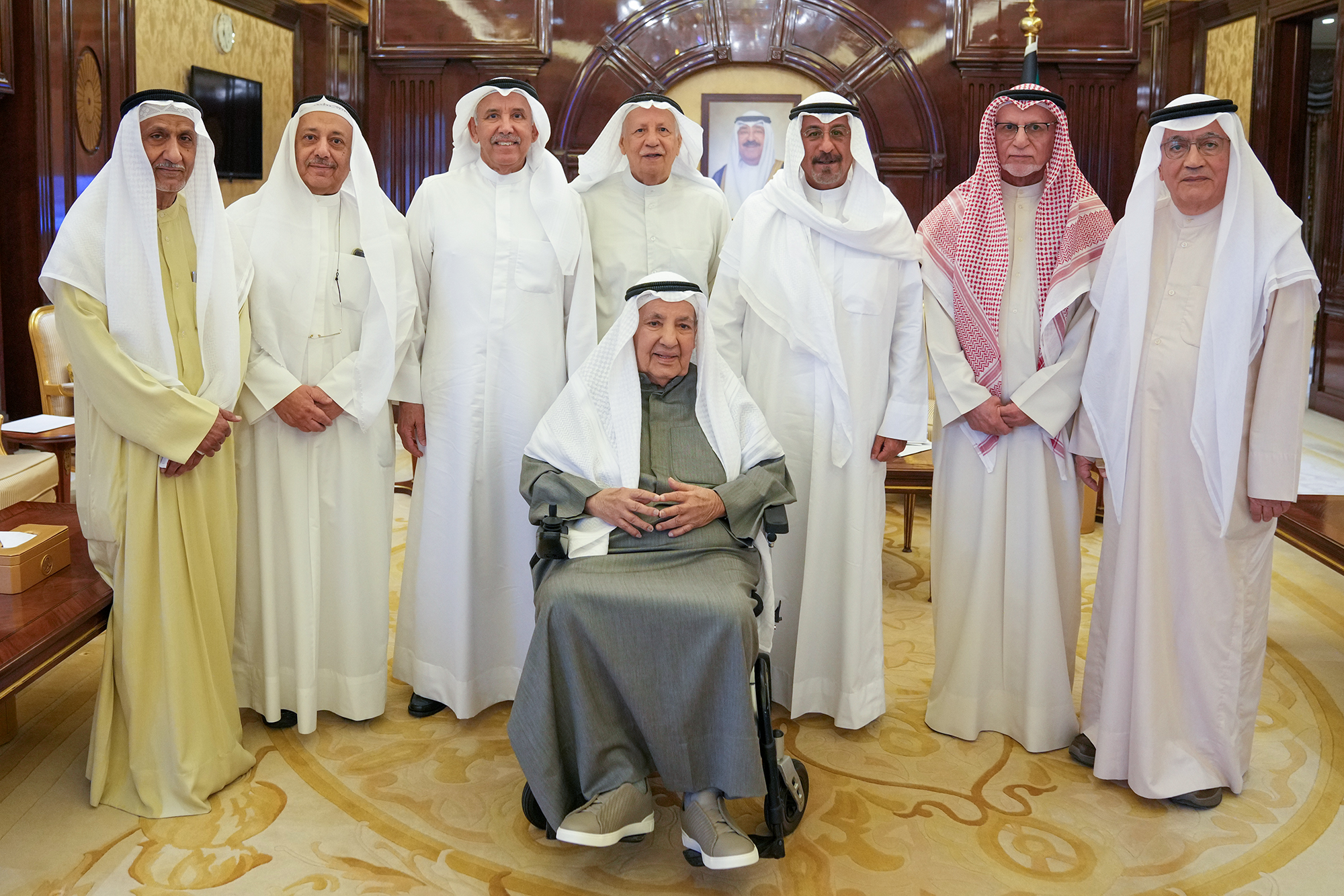 Kuwait PM receives Chairman, Members of Nat'l Cmte. for Supporting Education