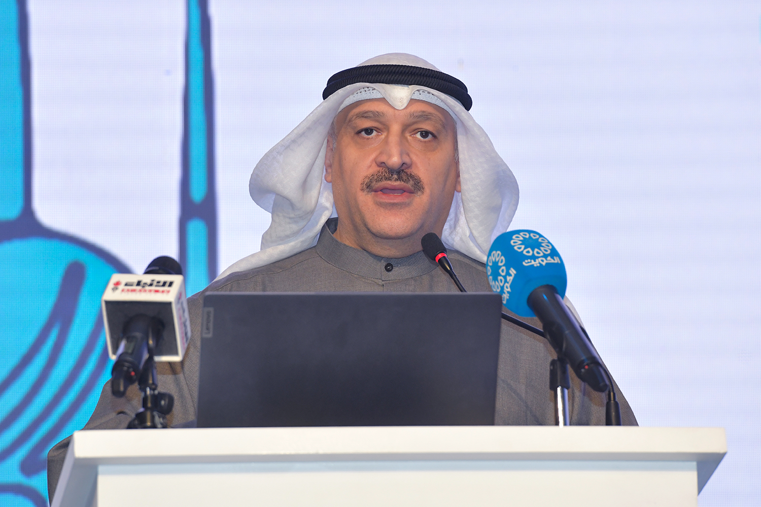 وزير الصحة الدكتور أحمد العوضي يلقي كلمته خلال المؤتمر