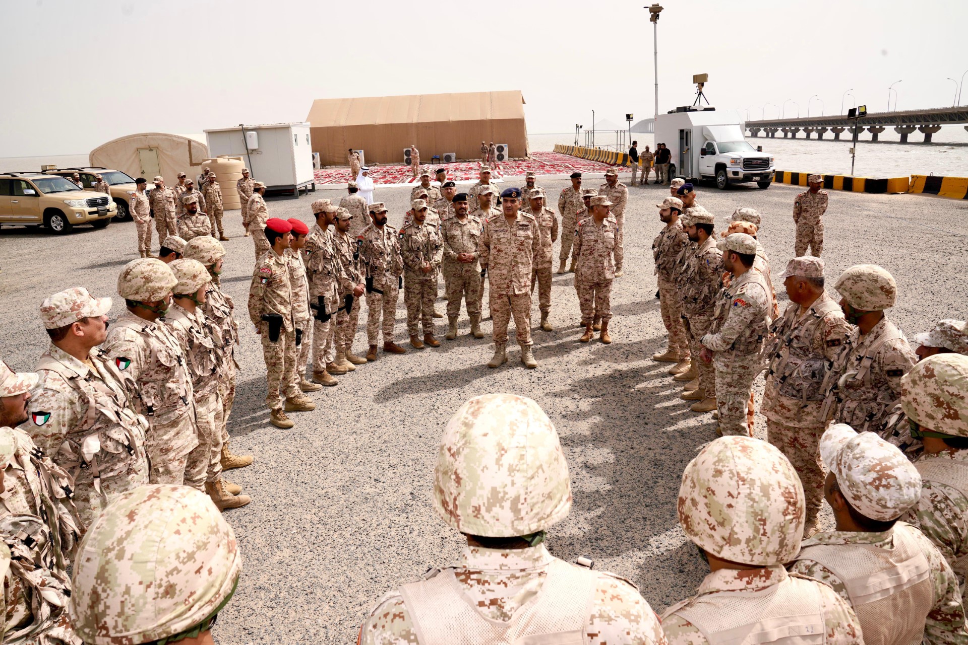 Chief of Staff of Kuwait Army visits military sites