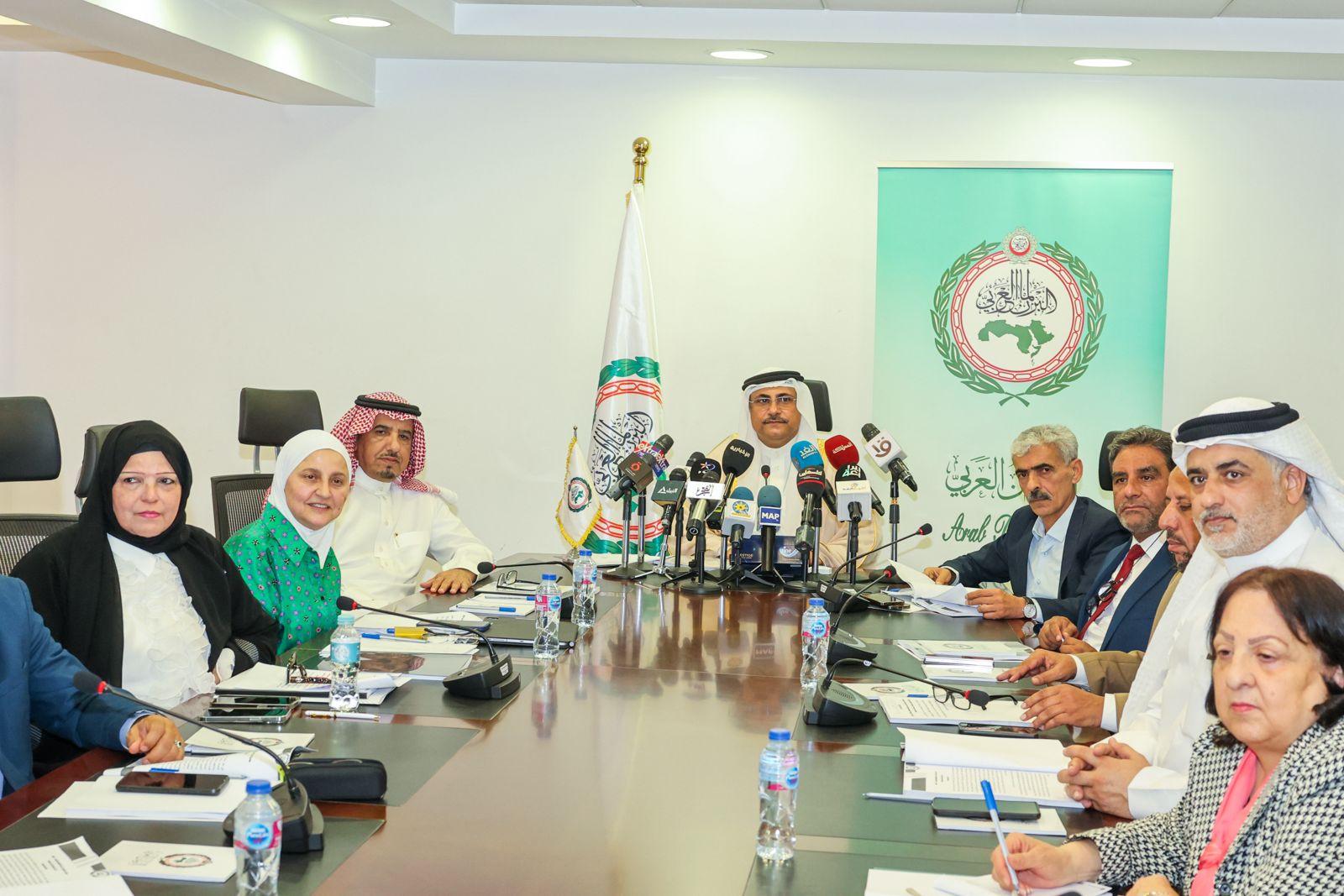 اجتماع لجنة فلسطين برئاسة رئيس البرلمان العربي عادل العسومي