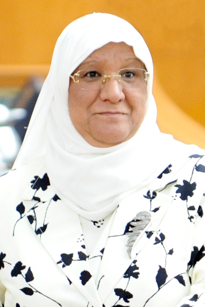 Professor of international relations Dr. Masouma Al-Mubarak