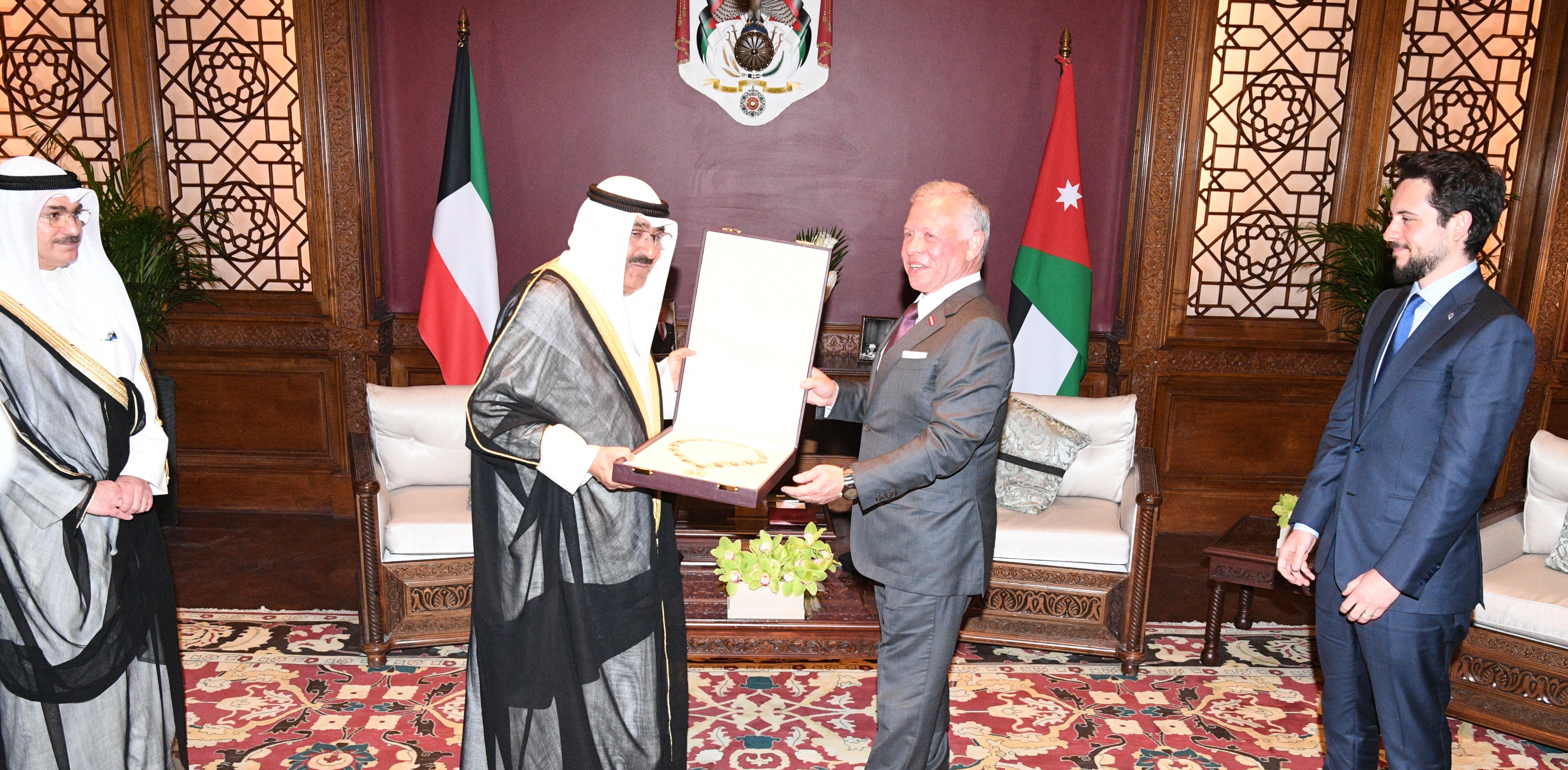 Kuwait's Amir receives Jordan highest award from King Abdullah II