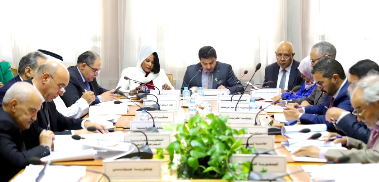 La cinquième réunion du comité conjoint d'experts et de représentants des ministères de la Justice et de l'Intérieur des pays arabes
