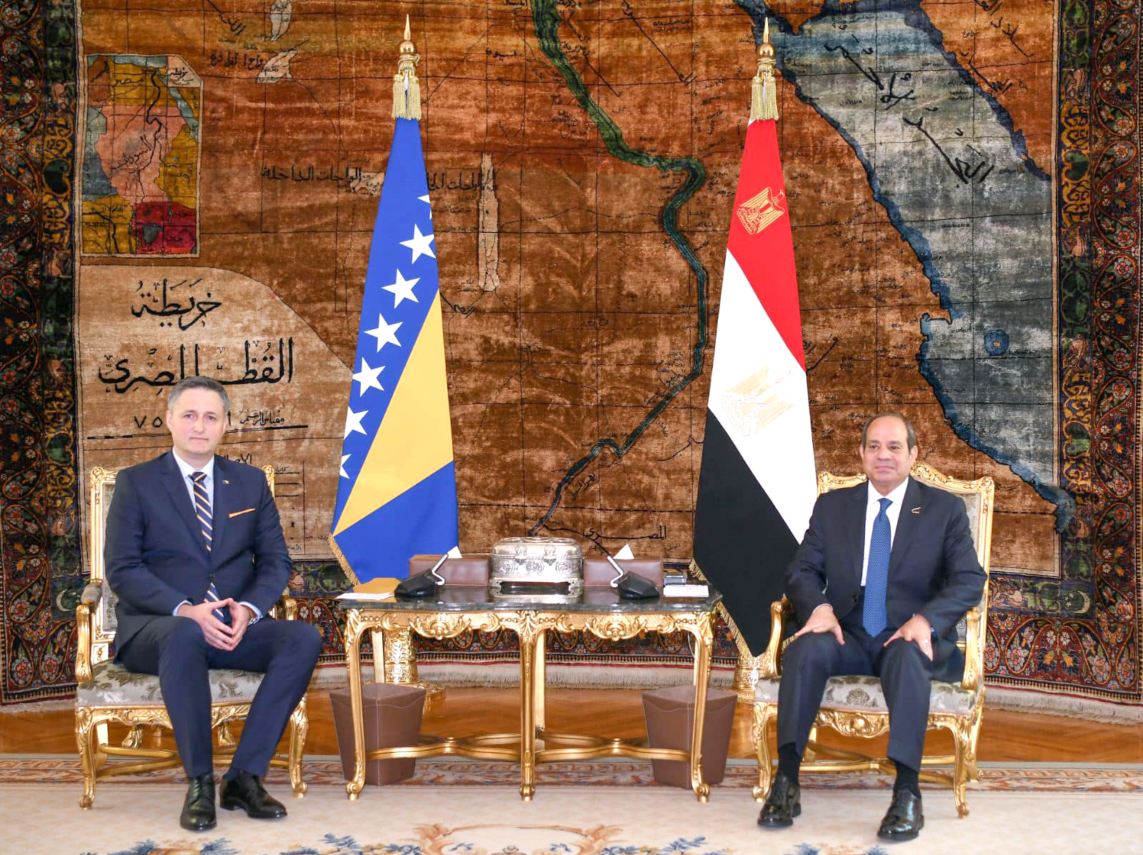 الرئيس المصري يلتقي رئيس مجلس رئاسة البوسنة والهرسك