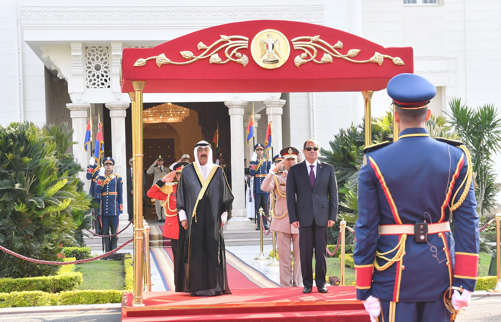Une cérémonie d’accueil officielle de Son Altesse l’Emir au palais Al-Ittihadiya