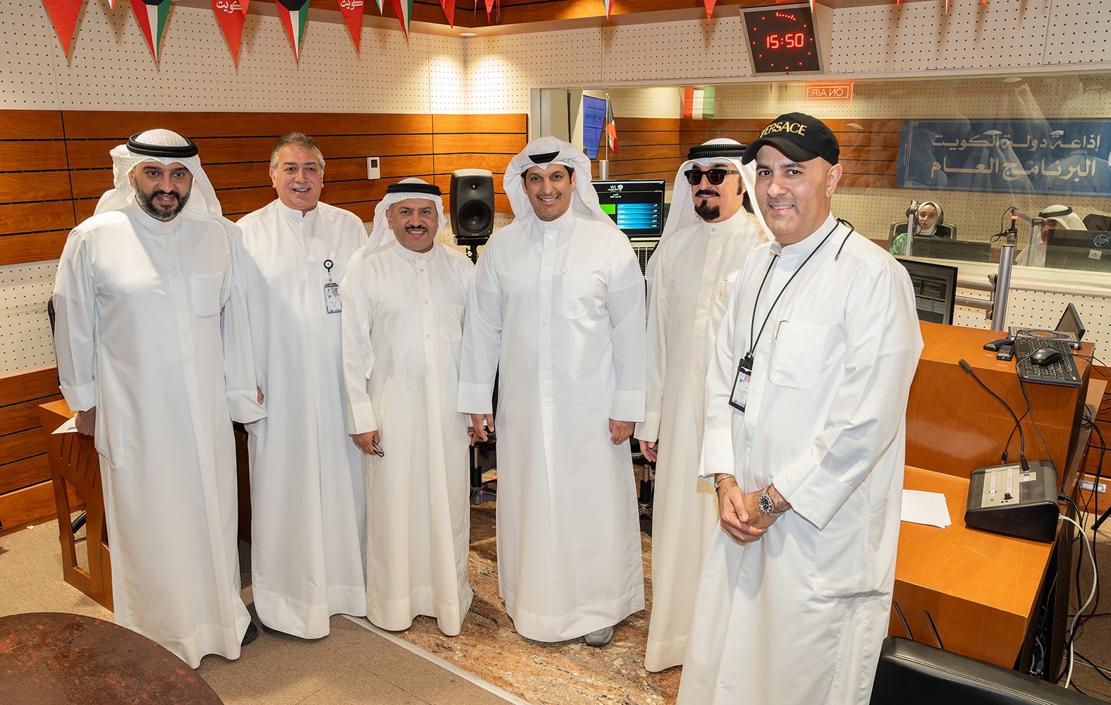 جانب من جولة وزير الاعلام في قطاعات الوزارة