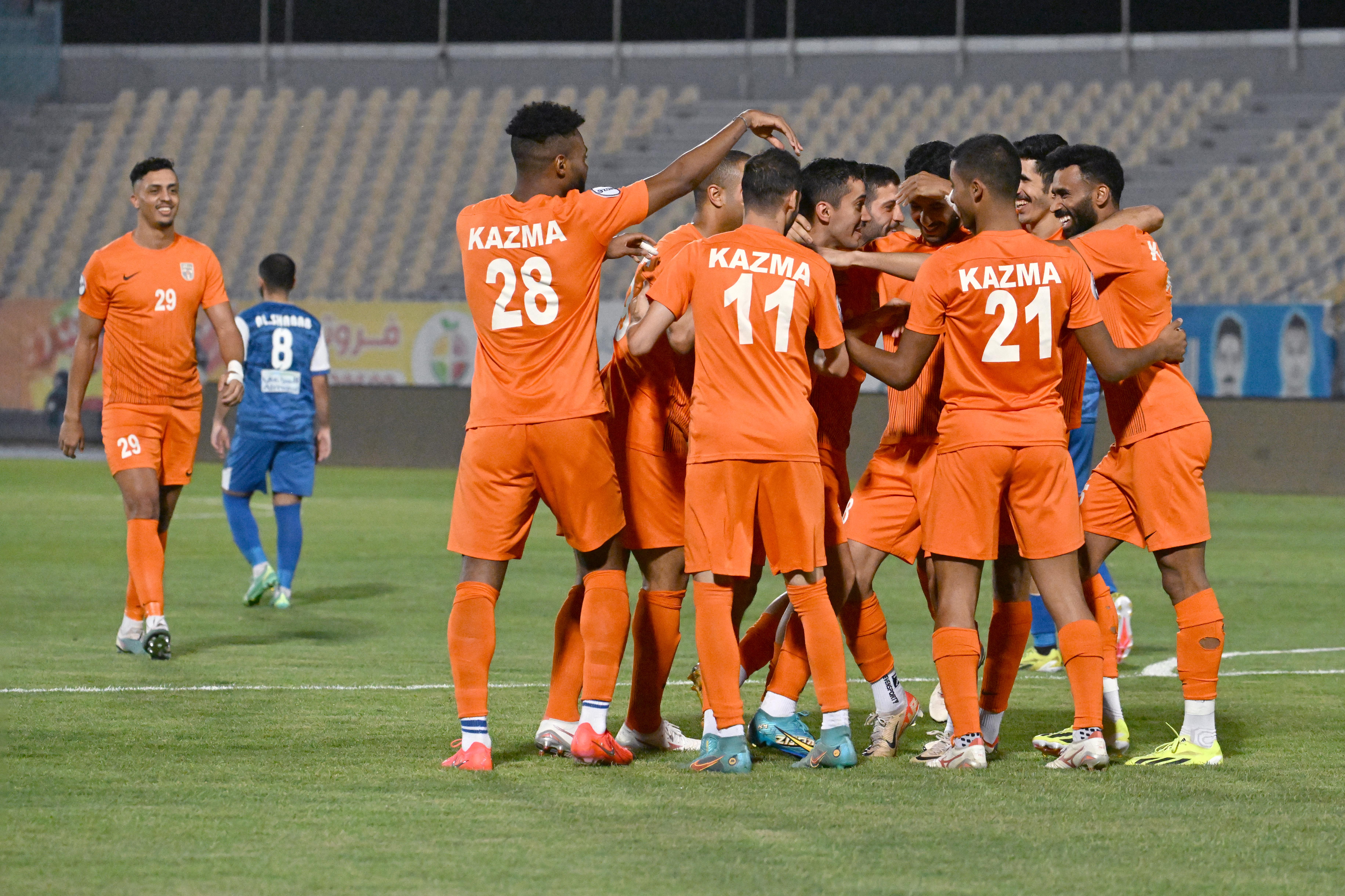 فرحة لاعبي كاظمة باحد الاهداف