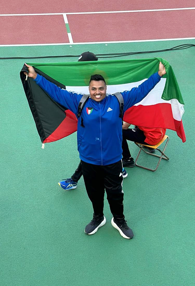 البطل فيصل سرورا سعيدا بالفوز والتأهل لأولمبياد ذوي الاعاقة
