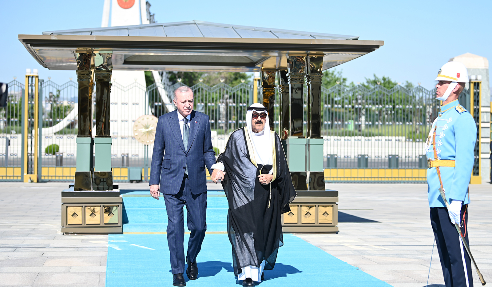 Official reception ceremony held for Kuwait Amir in Ankara