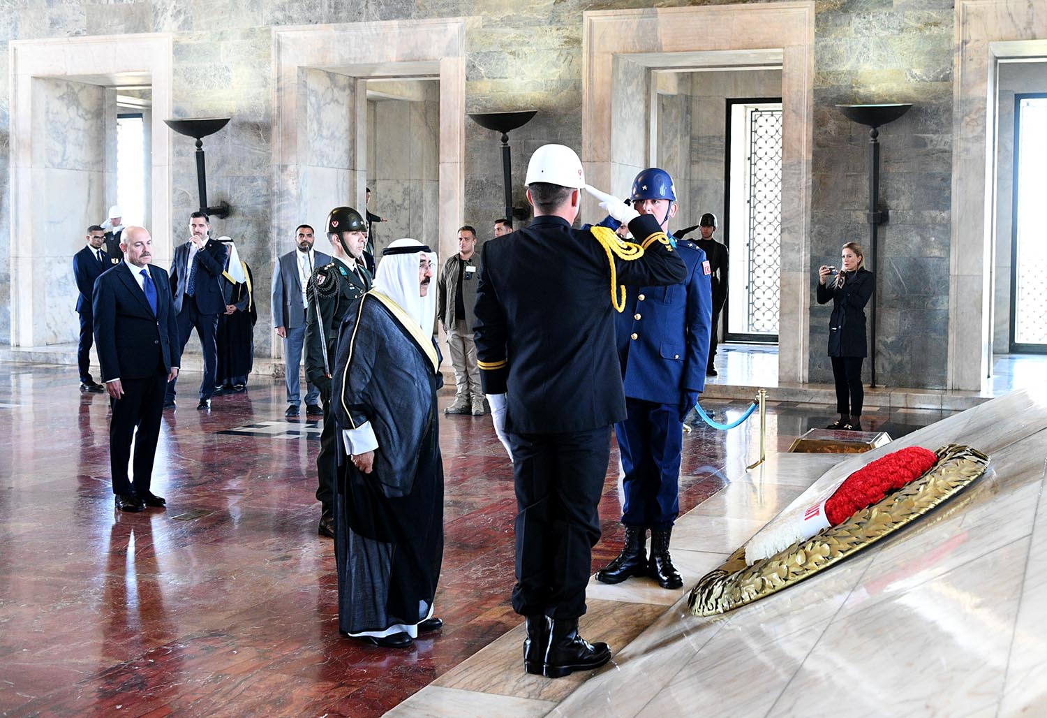 Kuwait Amir visits Ataturk Mausoleum