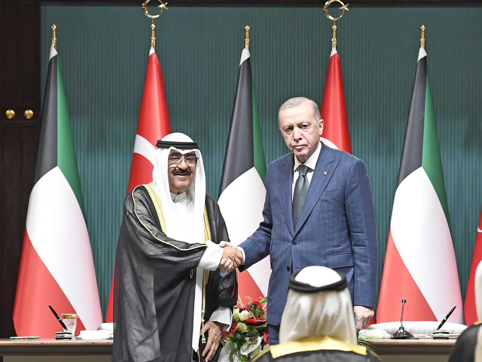 سمو أمير البلاد يشهد توقيع عدد من الاتفاقيات بحضور الرئيس التركي