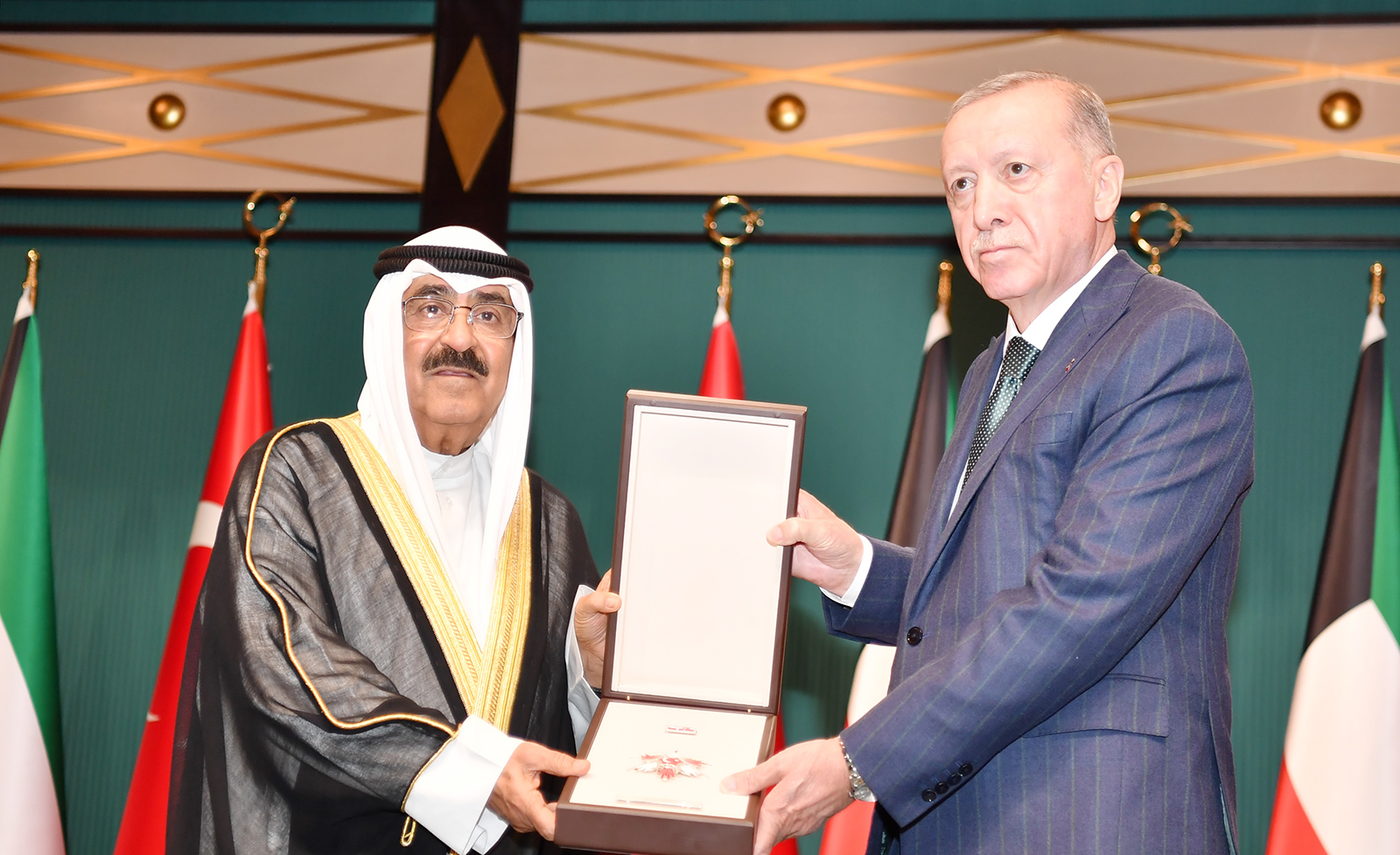 Le président turc décerne « la Médaille d’honneur de l’Etat » à Son Altesse l’Emir du Koweït