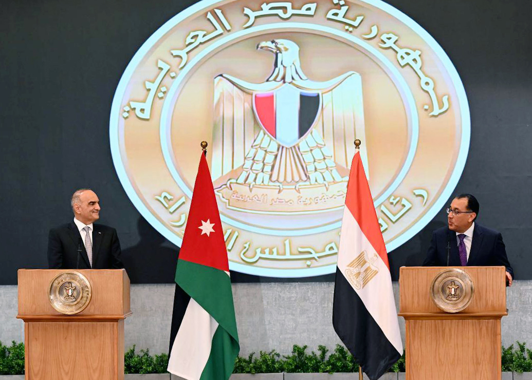 Egypt's Prime Minister Mostafa Madbouly and Jordanian counterpart Bisher Al-Khasawneh