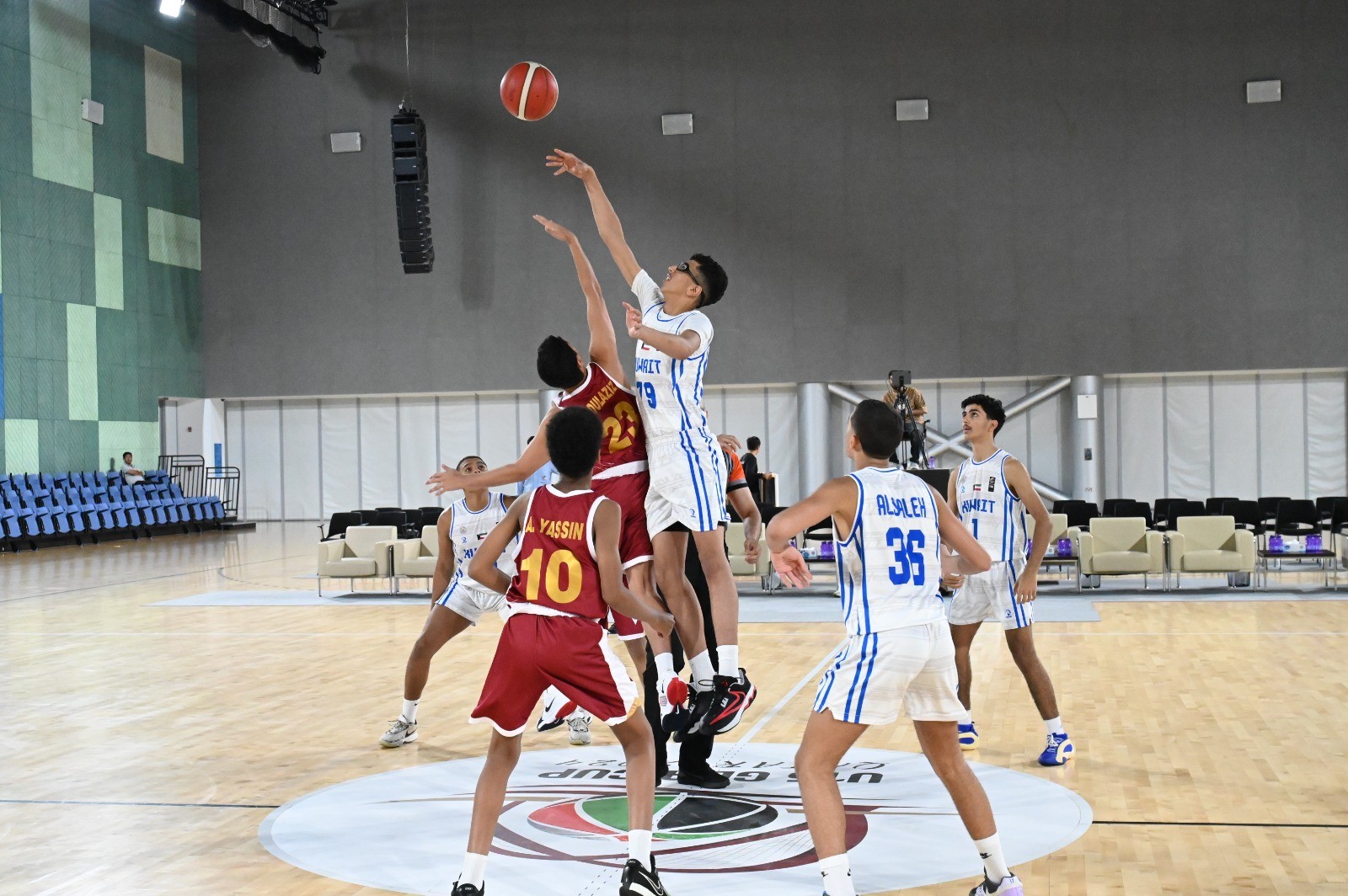 جانب من مباراة الكويت وقطر