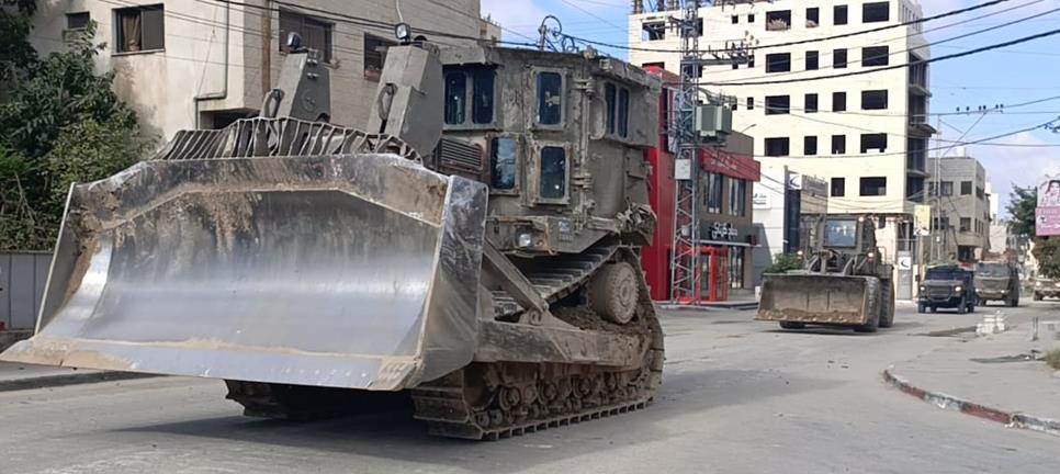 قوات الاحتلال الإسرائيلي تقتحم مخيم طولكرم بالضفة الغربية