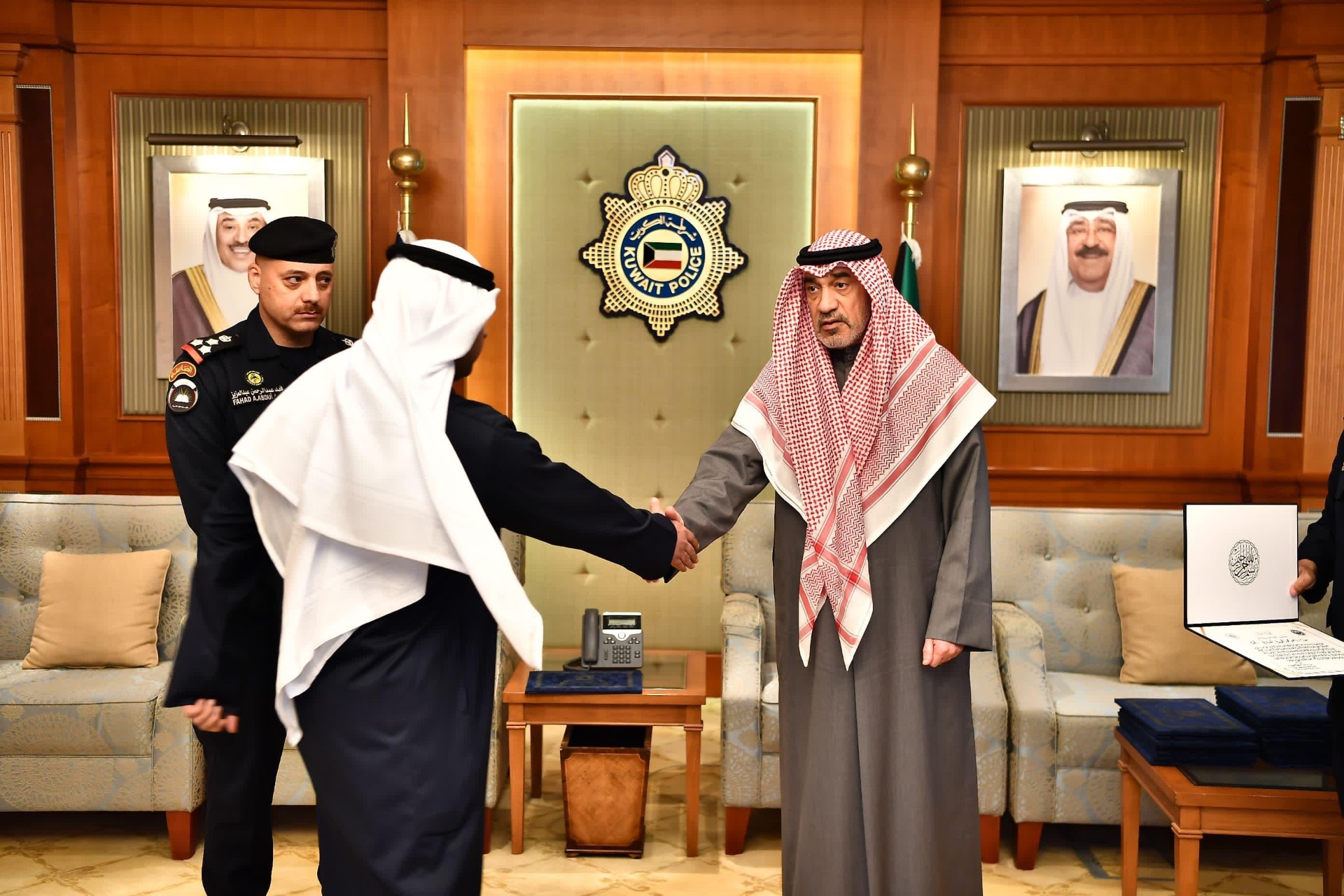 Kuwaiti Interior Minister honors directorate general personnel for sentence execution for detaining a fugitive for falsifying Kuwaiti citizenship