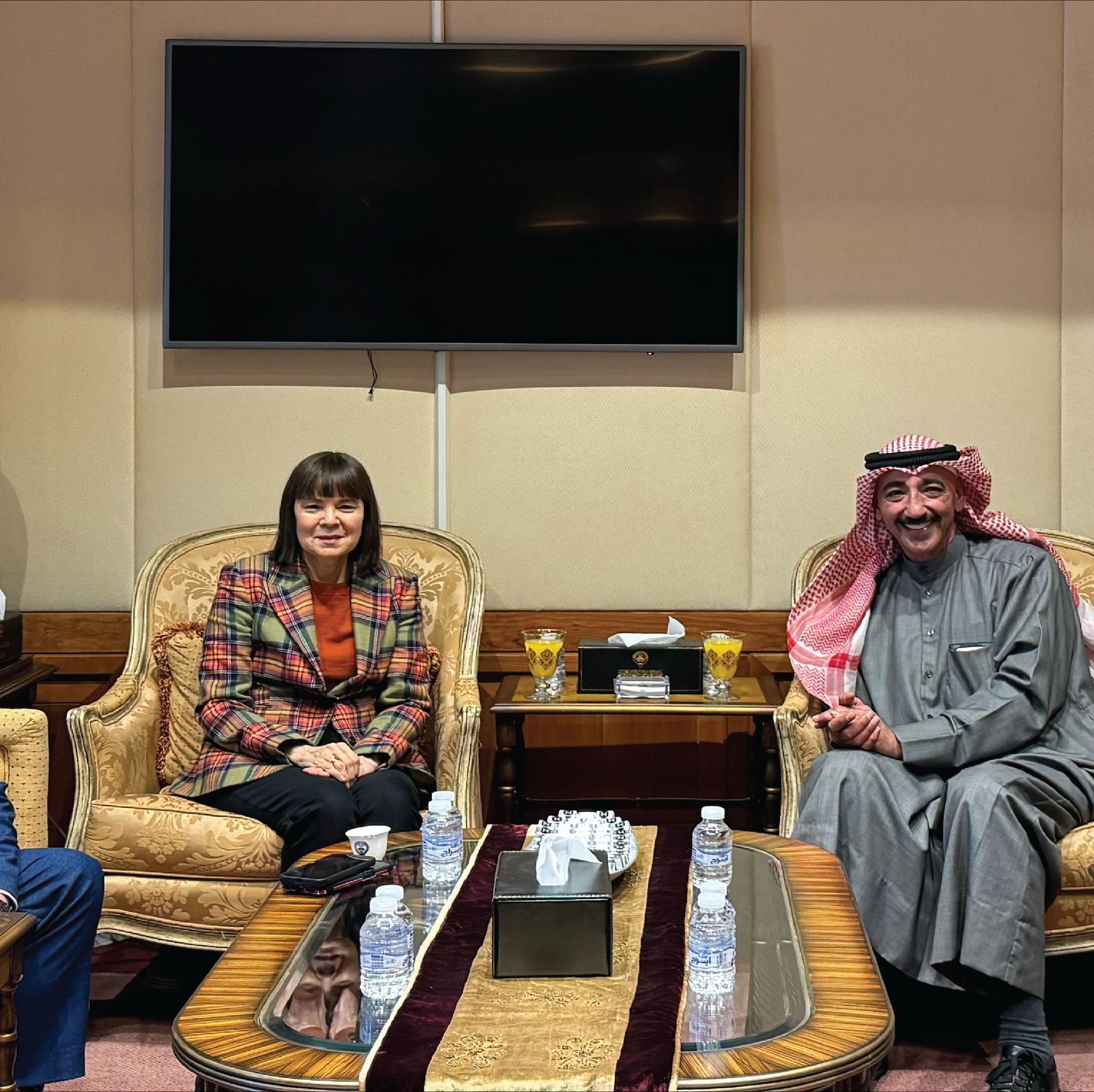 Kuwaiti minister, US envoy discuss energy cooperation