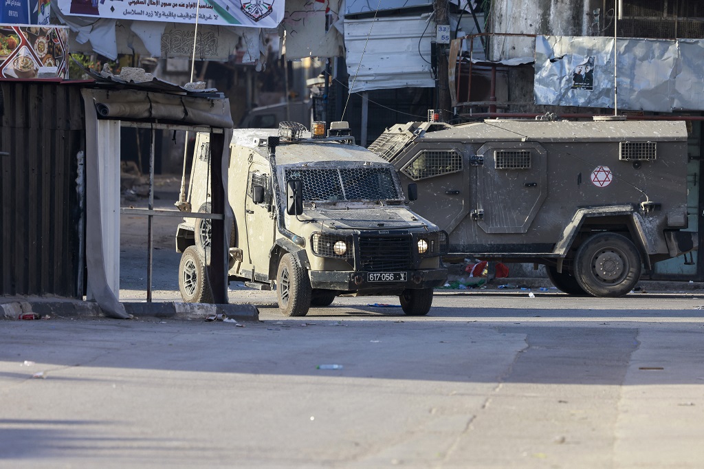 قوات الاحتلال الاسرائيلي تقتحم أحياء مدينة نابلس من عدة محاور