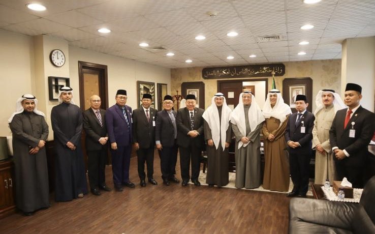 رئيس المجلس الأعلى للقضاء المستشار عادل بورسلي ووفد جمهورية إندونيسيا
