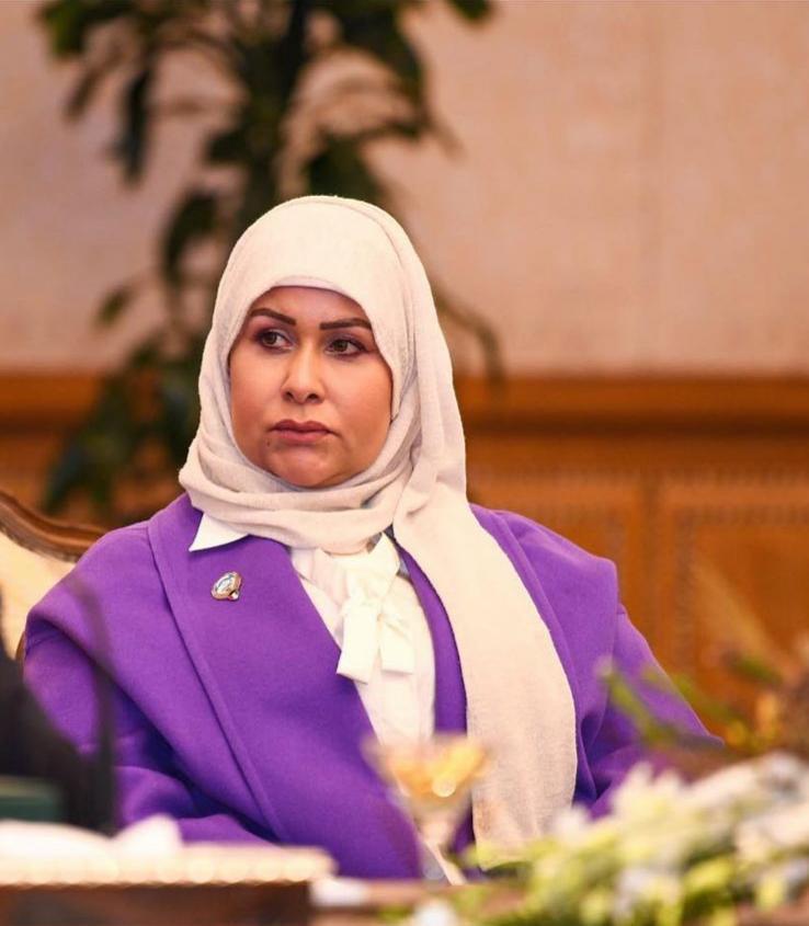مديرة العلاقات العامة والإعلام البترولي بوزارة النفط الشيخة تماضر خالد الأحمد الصباح